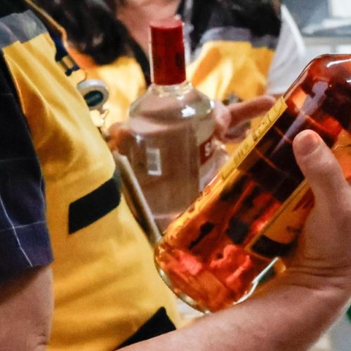 Casos de intoxicação por metanol já quase superam média anual, diz Padilha