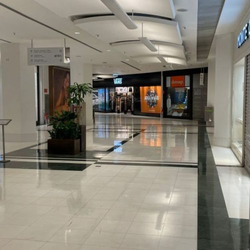 Vídeo: Rio tem ruas vazias e lojas de shopping fechadas após “guerra”