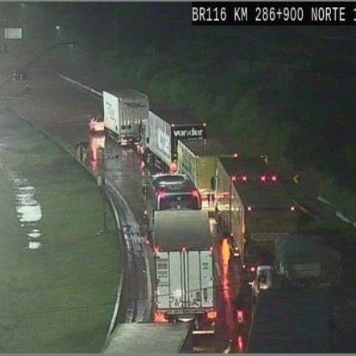 Régis Bittencourt registra 37 km de congestionamento após alagamentos