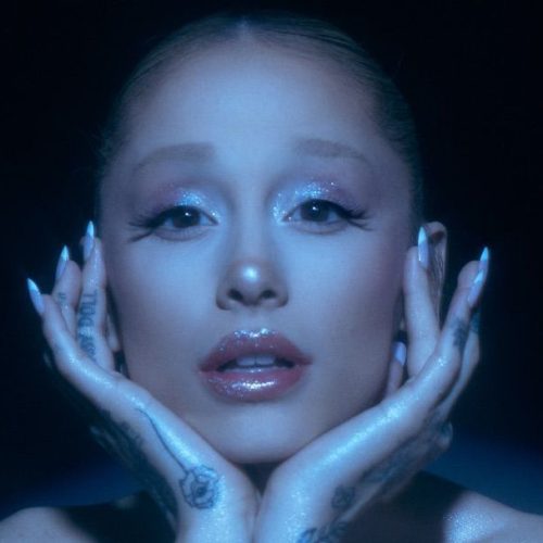 Ariana Grande critica eleitores de Donald Trump: “Sofrimento generalizado”