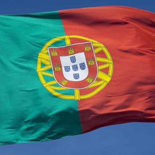 Presidente de Portugal promulga lei anti-imigração que afeta brasileiros