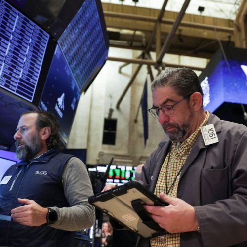 Bolsas dos EUA fecham mistas em meio a preocupações com IA