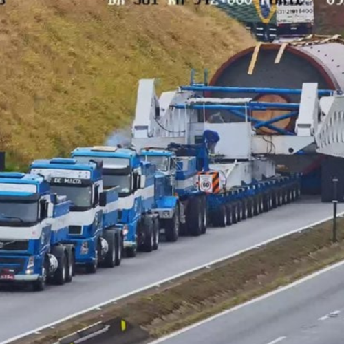 Megacarreta de 850 toneladas volta a trafegar na Fernão Dias após 14 dias