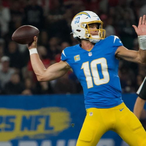 Chargers batem Chiefs em São Paulo e estreiam com vitória na NFL