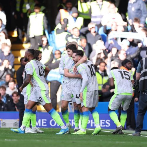 Manchester City atropela Chelsea e esquenta disputa pelo título inglês