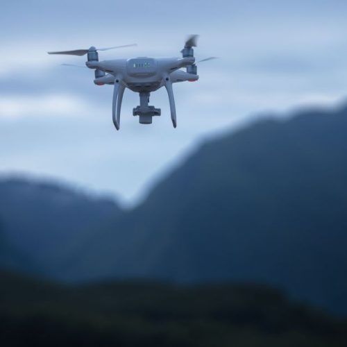 Anac lança normas para flexibilizar operações com drones; veja o que muda