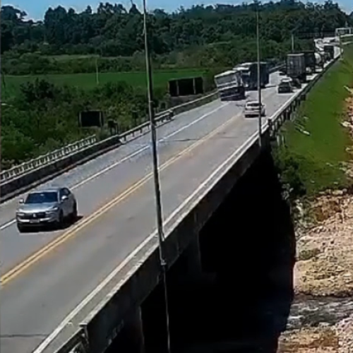 Vídeo mostra momento do acidente que deixou 11 mortos em Pelotas (RS)