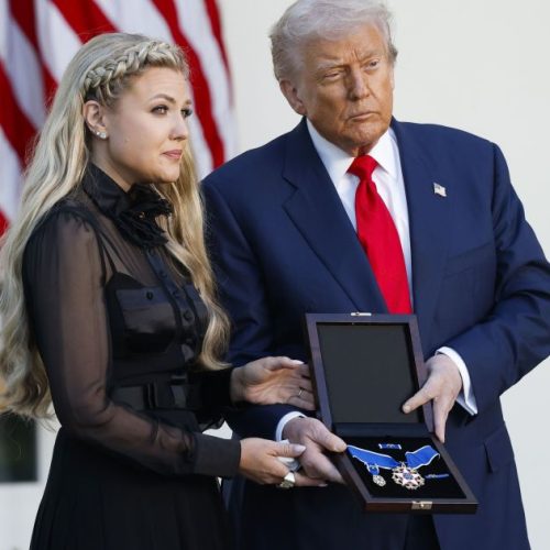 Trump concede maior honraria civil dos EUA para Charlie Kirk