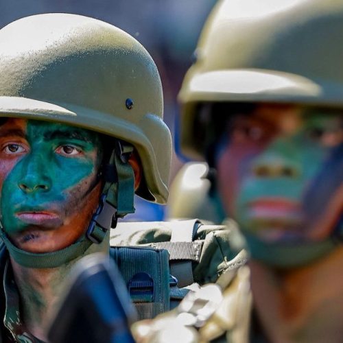 Com 10 mil militares, mísseis e blindados, Brasil faz treinamento de guerra