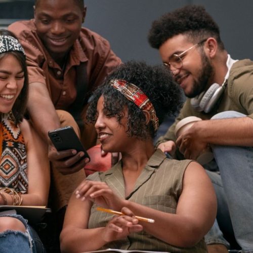 “Farmar aura”: entenda o significado e origem do termo popular entre jovens