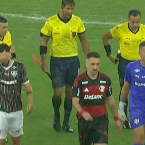 Fluminense x Flamengo é paralisado após chuva torrencial no Maracanã