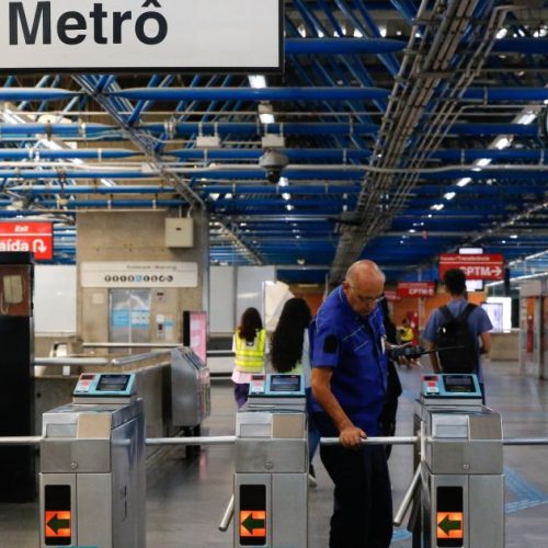 Sindicato aceita proposta e greve no Metrô é cancelada em São Paulo