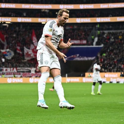 Em dia de recorde de Kane, Bayern vence o Frankfurt e dispara na Bundesliga