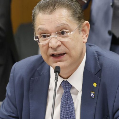 SAFs: Aumentar impostos para 8,5% seria sobrecarregar clubes, diz Sóstenes