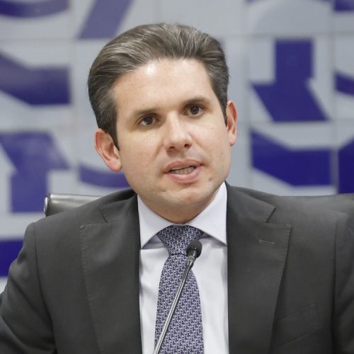 Hugo Motta inclui urgência da anistia na pauta; votação ocorre nesta quarta