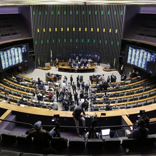 PEC da Blindagem: quase todo PL vota a favor; PT tem 10 deputados