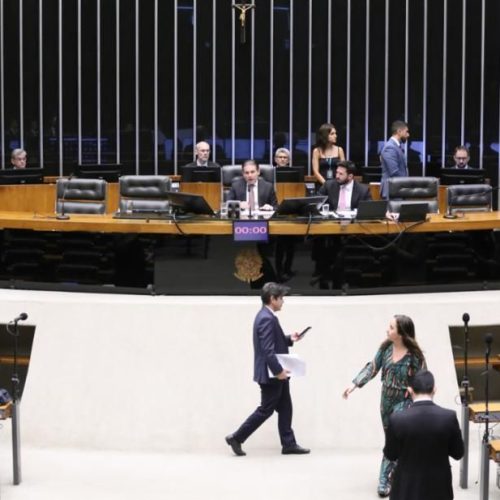 Câmara acelera rito para avançar com debate sobre fim da escala 6×1