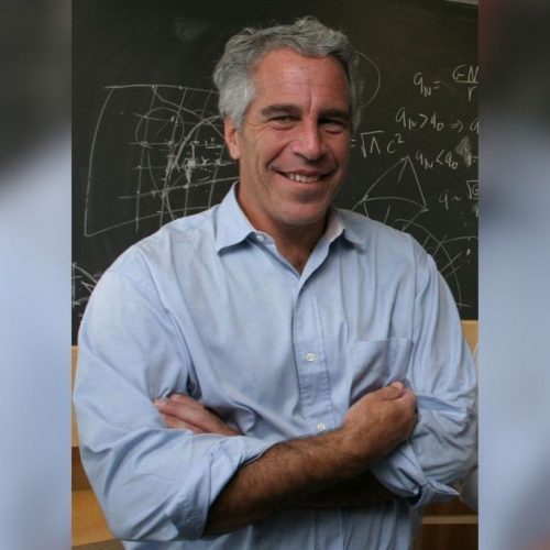 Polícia britânica avalia se Andrew vazou dados confidenciais para Epstein