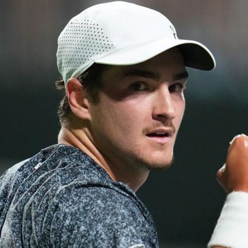 Na melhor atuação no ano, João Fonseca vence Collignon em Indian Wells