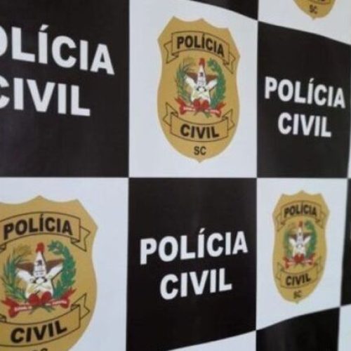 Motorista é preso por atropelar ex-sogra após fim de relacionamento em SC