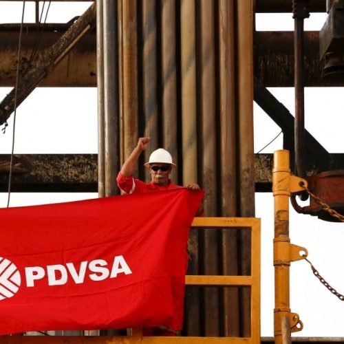 Explosão em complexo petrolífero na Venezuela deixa oito feridos