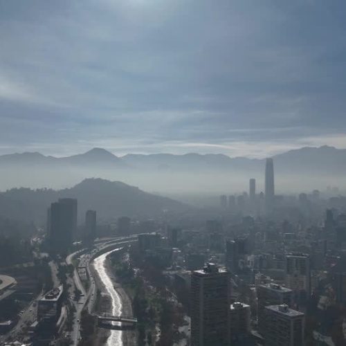 Chile declara estado de emergência enquanto poluição sufoca a capital