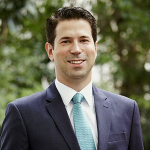 Professor da USP detido nos EUA tentava matar ratos com tiros; entenda