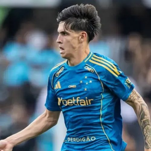 Cruzeiro renova com craque da Copinha e multa vai a R$ 607 milhões