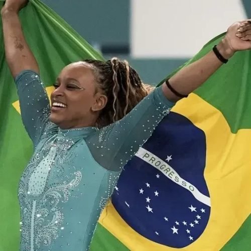 Rebeca Andrade celebra retorno e medalha brasileira no Pan-Americano
