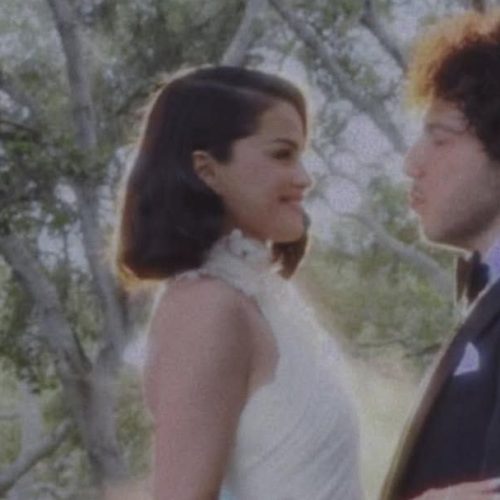 Selena Gomez mostra primeiras fotos de casamento com Benny Blanco