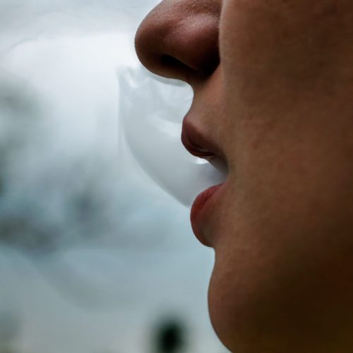 Cigarro aumenta risco de ansiedade e depressão em adolescentes