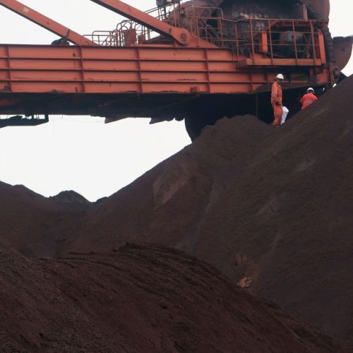 Minério de ferro dispara com anúncio de medidas econômicas pela China