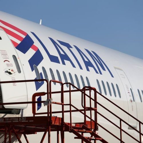 Após pane, Latam cancela 84 voos e afeta 10 mil passageiros em SP