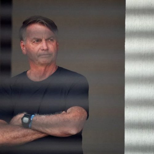 Em pós-operatório, Bolsonaro pode dar início à fisioterapia nesta sexta