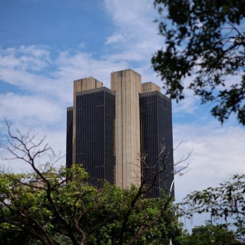 Copom sinaliza corte de juros na próxima reunião; veja comunicado