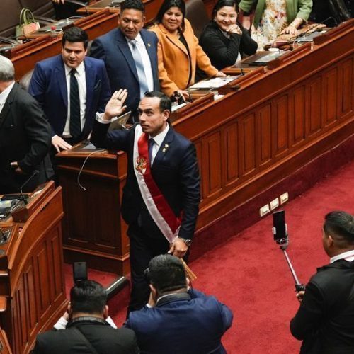 Congresso do Peru destitui presidente José Jerí após quatro meses no cargo