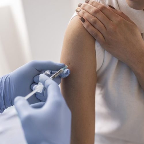 Vacina contra câncer de pele reduz em 49% risco de morte e retorno do tumor